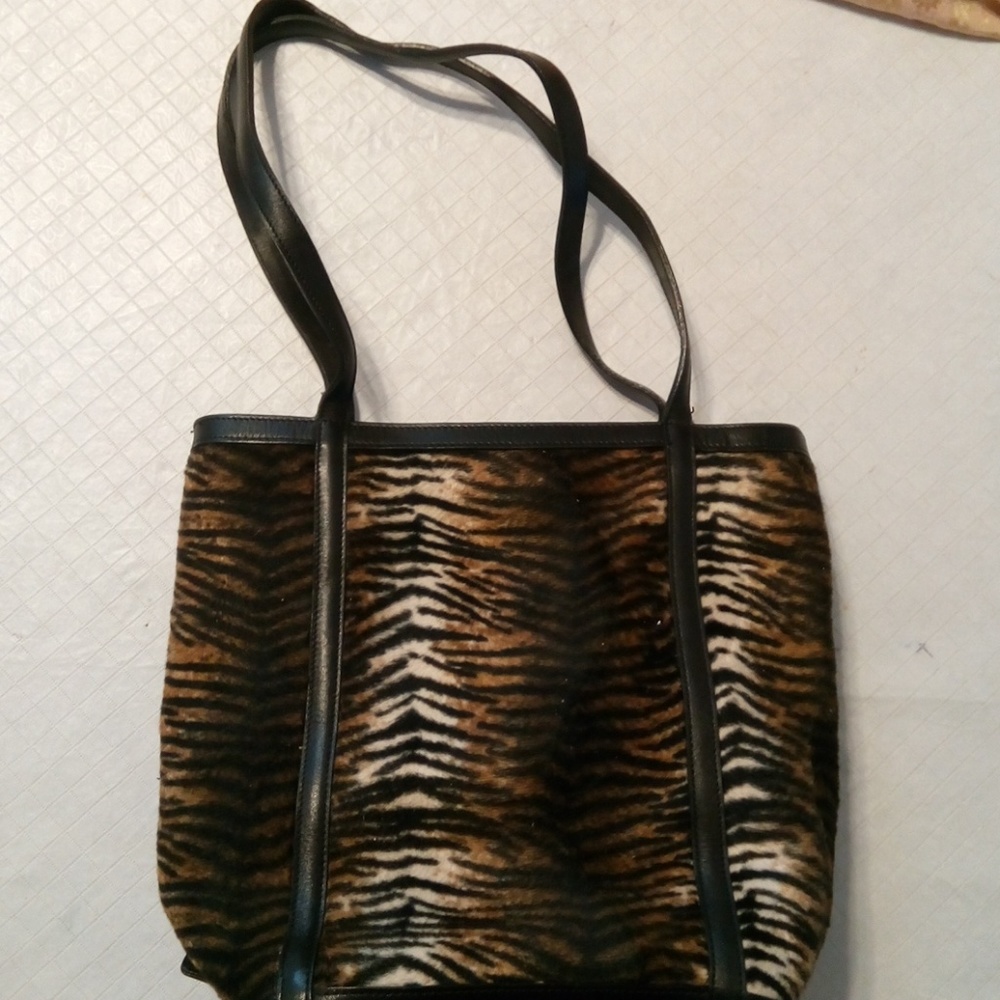 Maxx New York purse tiger pattern